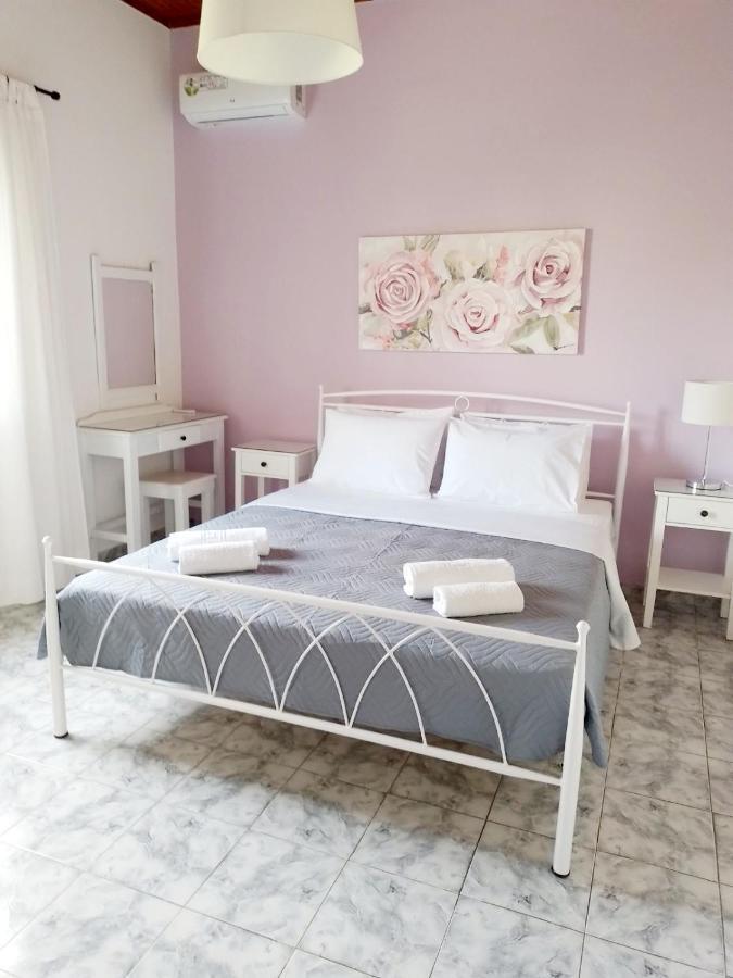 Manolia Apartments Ipsos Ngoại thất bức ảnh